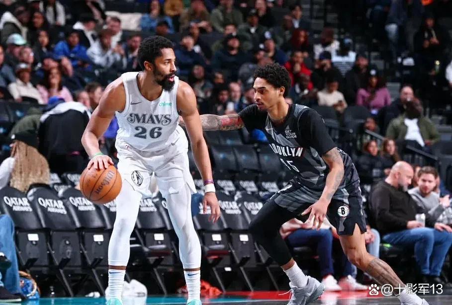 上海队横扫篮网，浓眉哥关键制胜