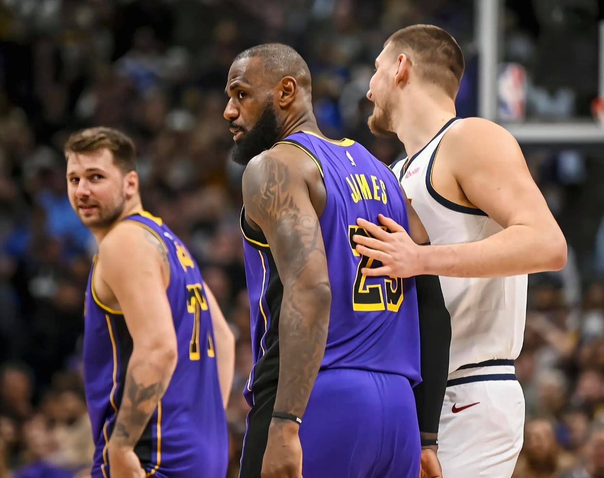 猛龙碾压掘金,东契奇点燃赛场 猛龙碾压掘金,东契奇点燃赛场